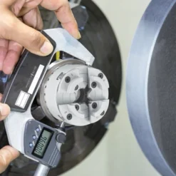 VEVOR KP965 Lathe Chuck, 4-Jaw 3.75" Diameter, Metal Lathe Chuck Turning Machine Accessories With 5 Sets Of Jaws, Self-centering Tool, Silver