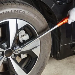 VEVOR Torque Wrench, 3/8-inch Drive Click Torque Wrench 10-80ft.lb/14-110n.m, Dual-Direction Adjustable Torque Wrench Set